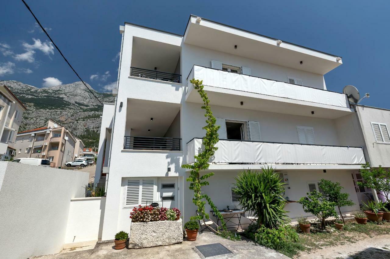 Apartman For 4 - Lovreta Makarska Exterior photo